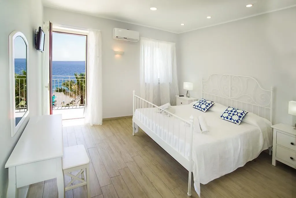 Ciao Ciao Rooms Letojanni